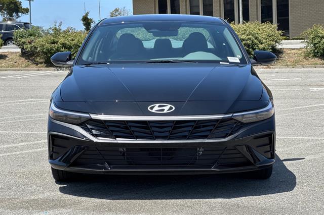 2025 Hyundai Elantra Hybrid SEL Sport