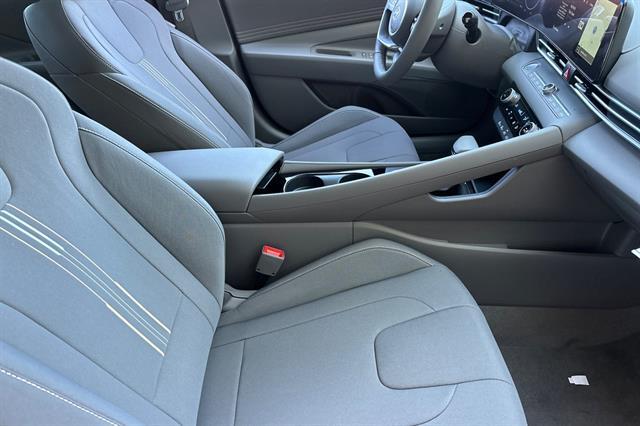 2025 Hyundai Elantra Hybrid SEL Sport