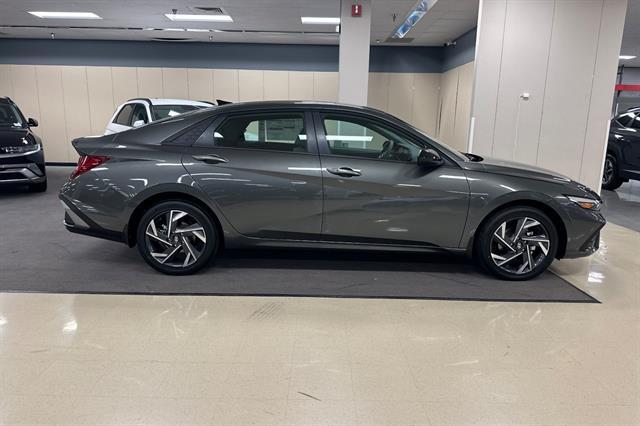 2025 Hyundai Elantra Hybrid SEL Sport