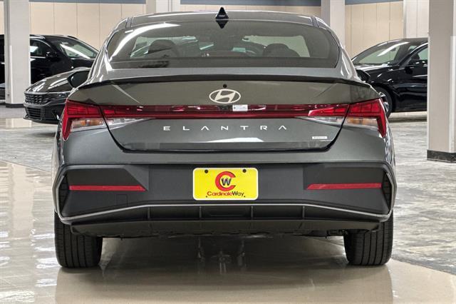2025 Hyundai Elantra Hybrid SEL Sport