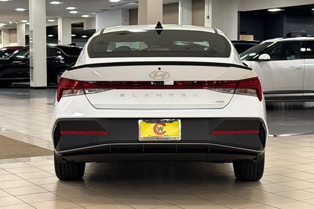 2025 Hyundai Elantra Hybrid SEL Sport