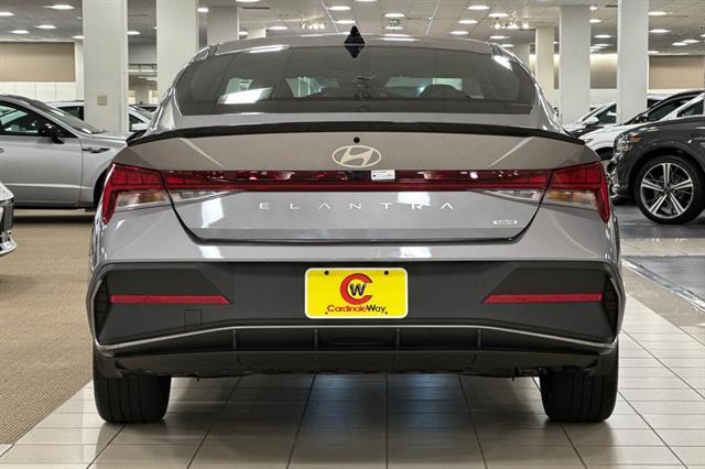 2025 Hyundai Elantra Hybrid SEL Sport