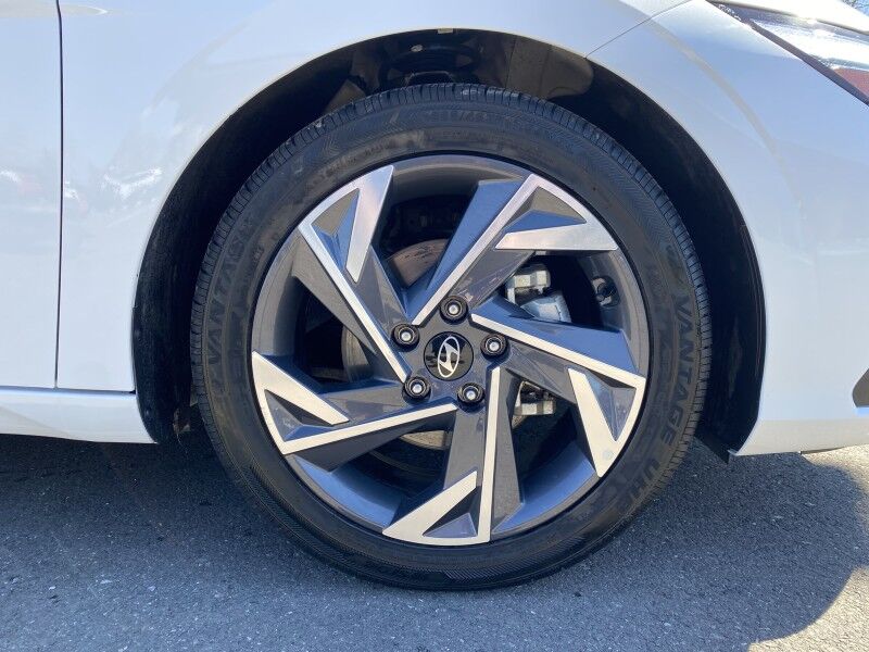 2025 Hyundai Elantra Limited Springfield PA