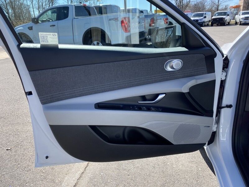 2025 Hyundai Elantra Limited Springfield PA