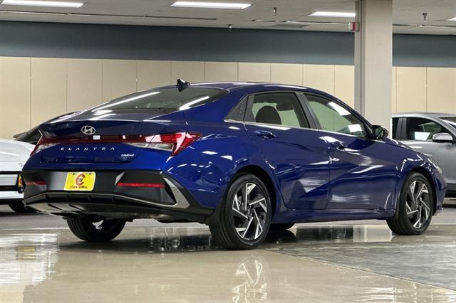 2025 Hyundai Elantra Limited