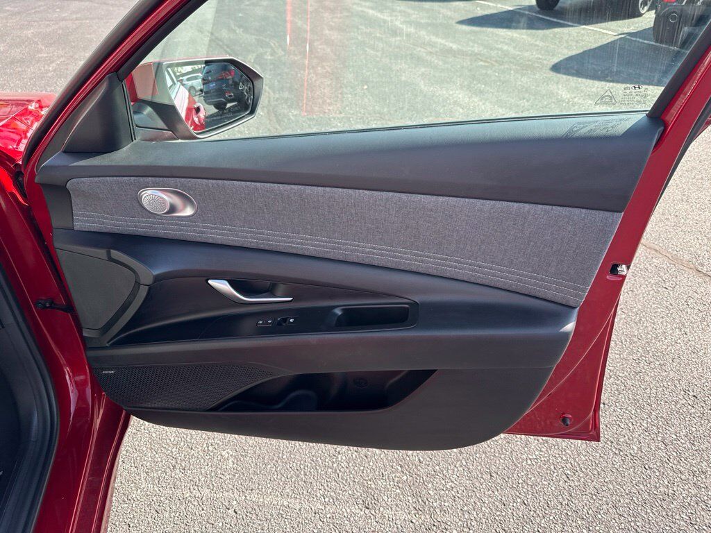 2025 Hyundai Elantra Limited Mount Joy PA
