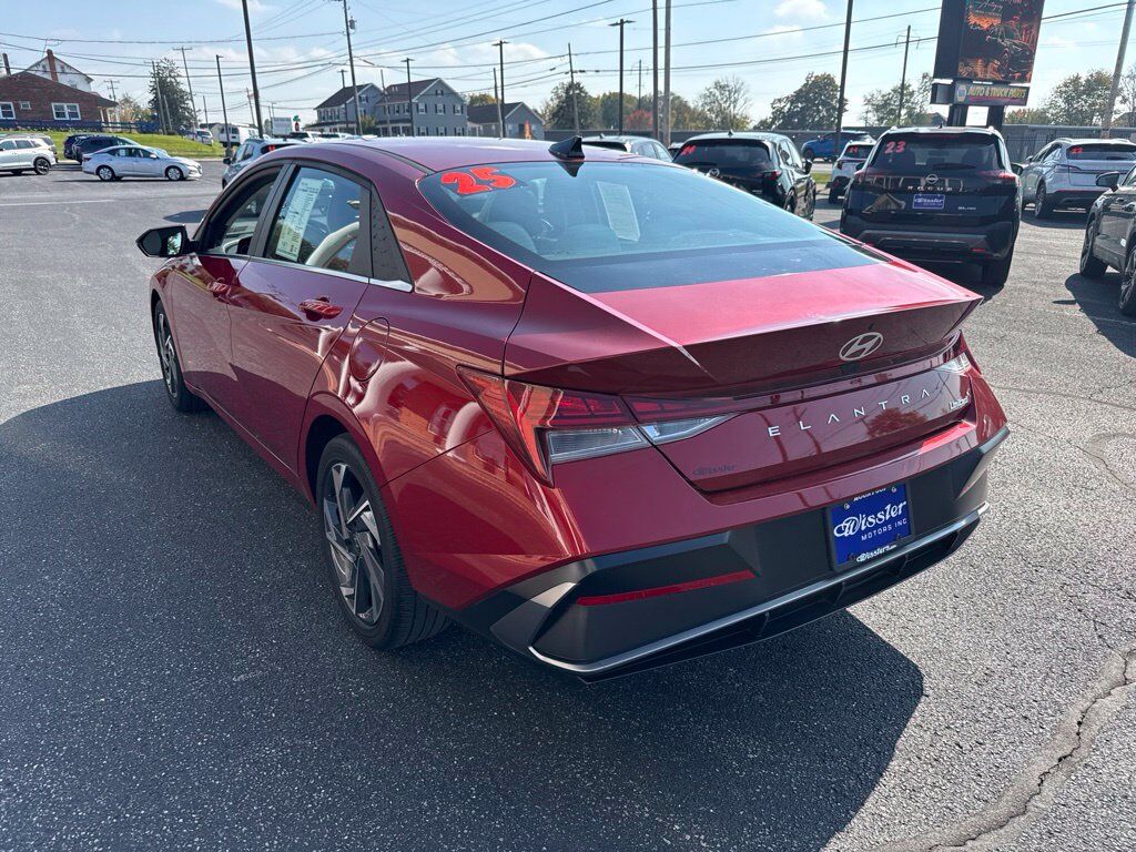 2025 Hyundai Elantra Limited Mount Joy PA