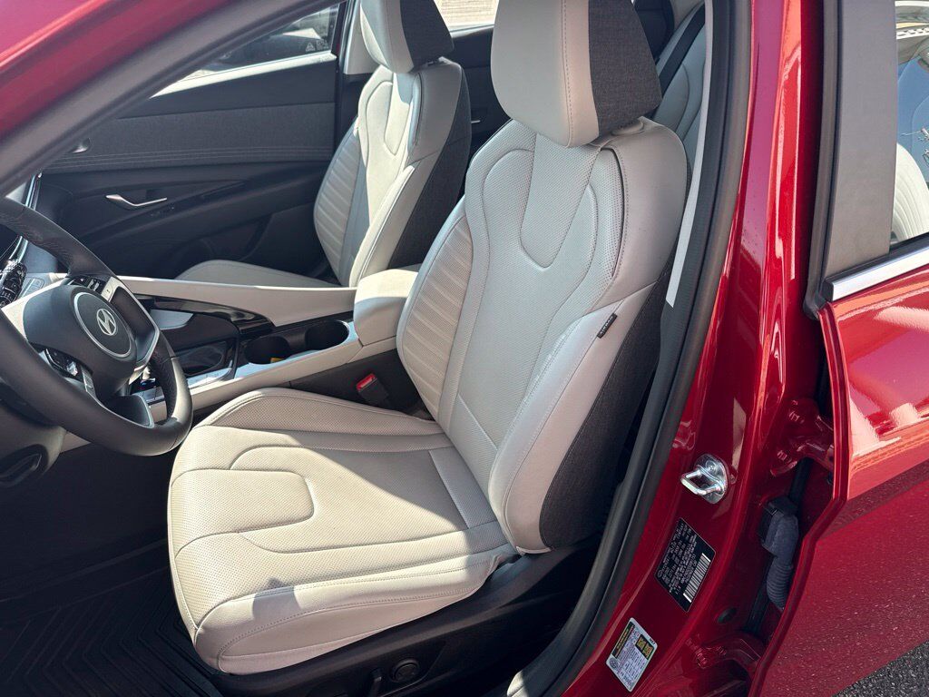 2025 Hyundai Elantra Limited Mount Joy PA