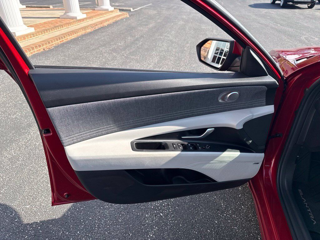 2025 Hyundai Elantra Limited Mount Joy PA