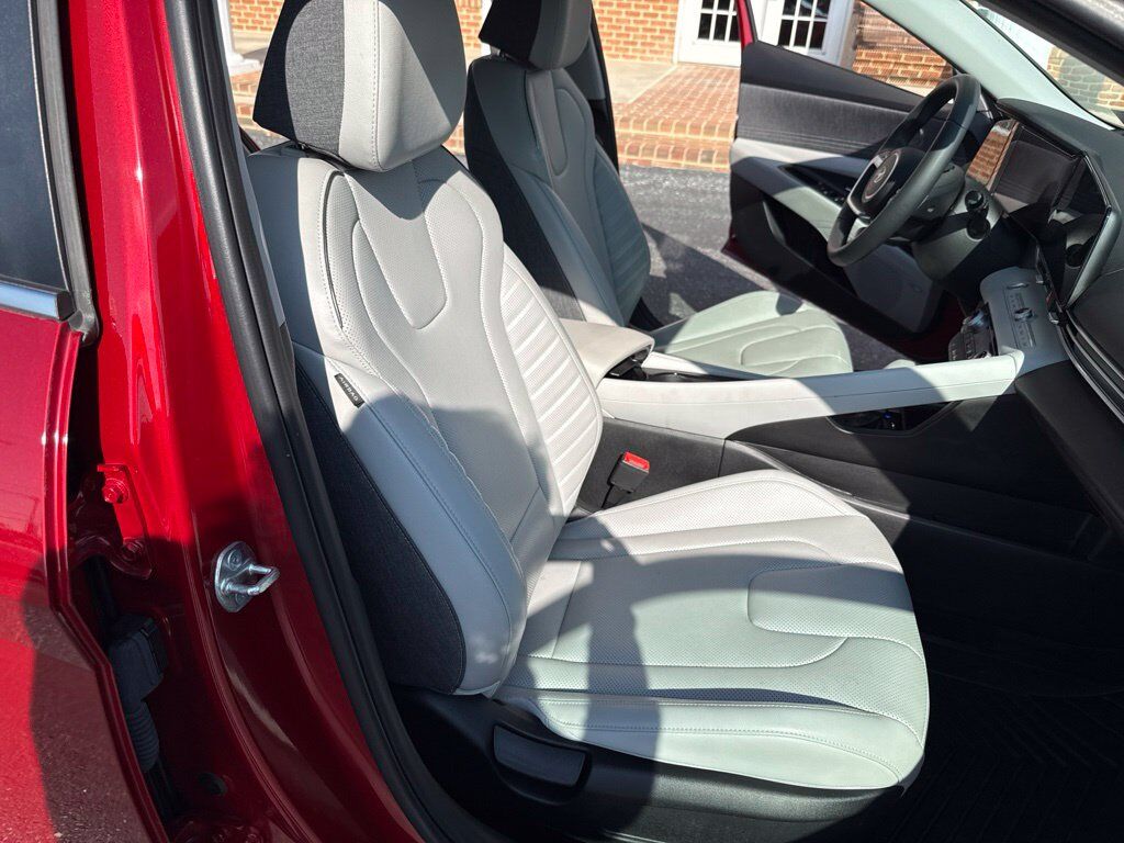 2025 Hyundai Elantra Limited Mount Joy PA