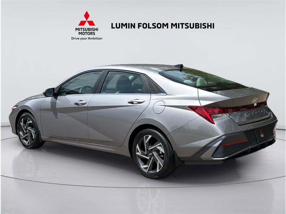 2025 Hyundai Elantra Limited Sedan 4D