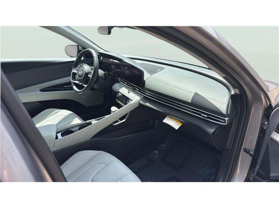 2025 Hyundai Elantra Limited Sedan 4D Folsom CA