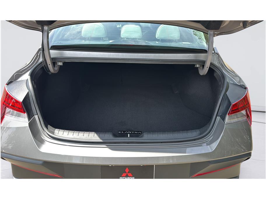 2025 Hyundai Elantra Limited Sedan 4D Folsom CA