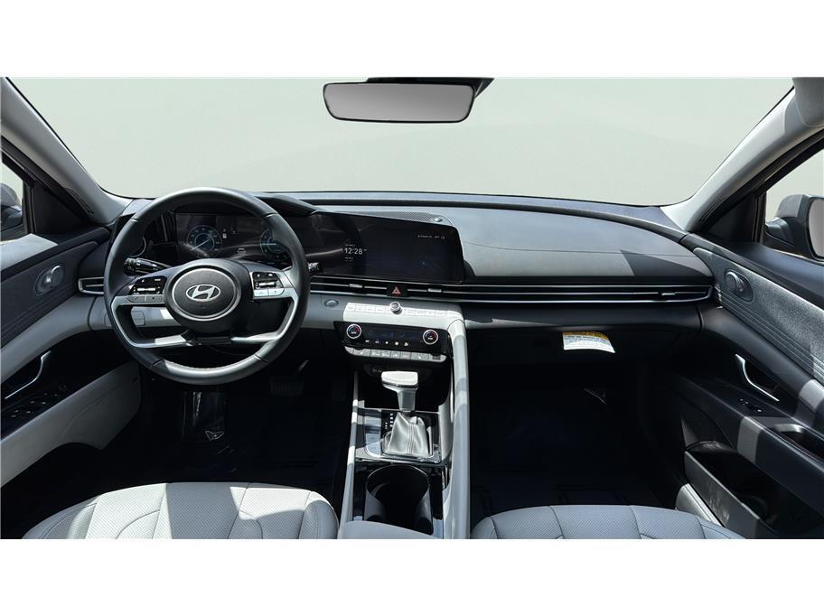2025 Hyundai Elantra Limited Sedan 4D Folsom CA