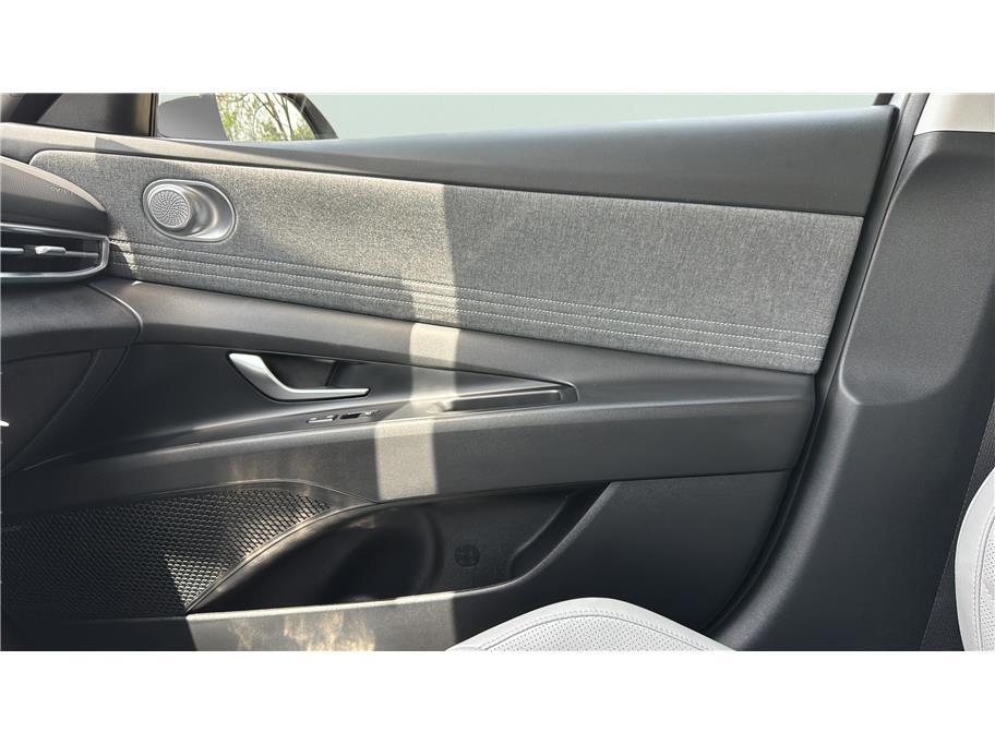 2025 Hyundai Elantra Limited Sedan 4D Folsom CA