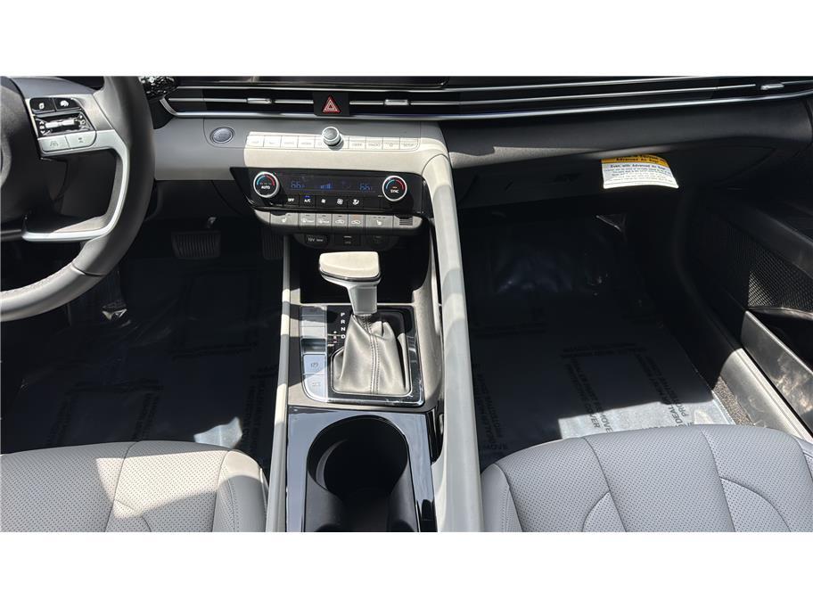 2025 Hyundai Elantra Limited Sedan 4D Folsom CA