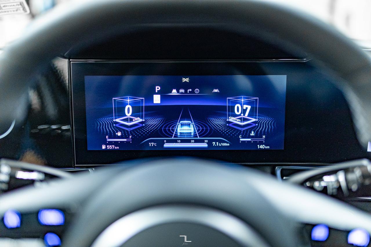 2025 Hyundai Elantra Preferred w/Tech Pkg Nav Roof BCam Red Deer AB