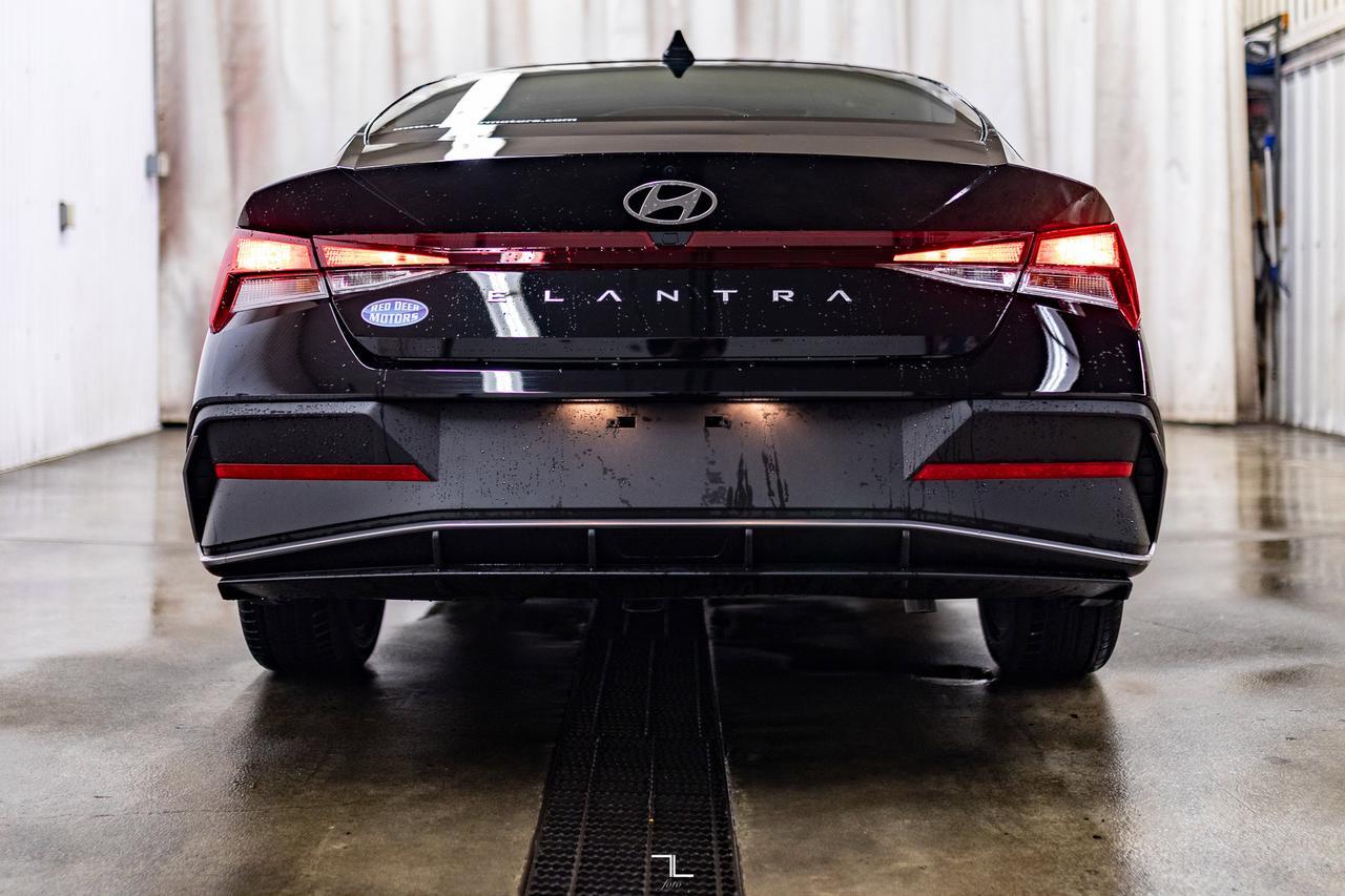 2025 Hyundai Elantra Preferred w/Tech Pkg Nav Roof BCam Red Deer AB