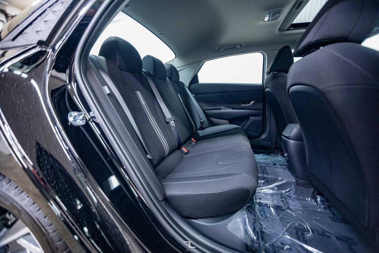 2025 Hyundai Elantra Preferred w/Tech Pkg Nav Roof BCam Red Deer AB