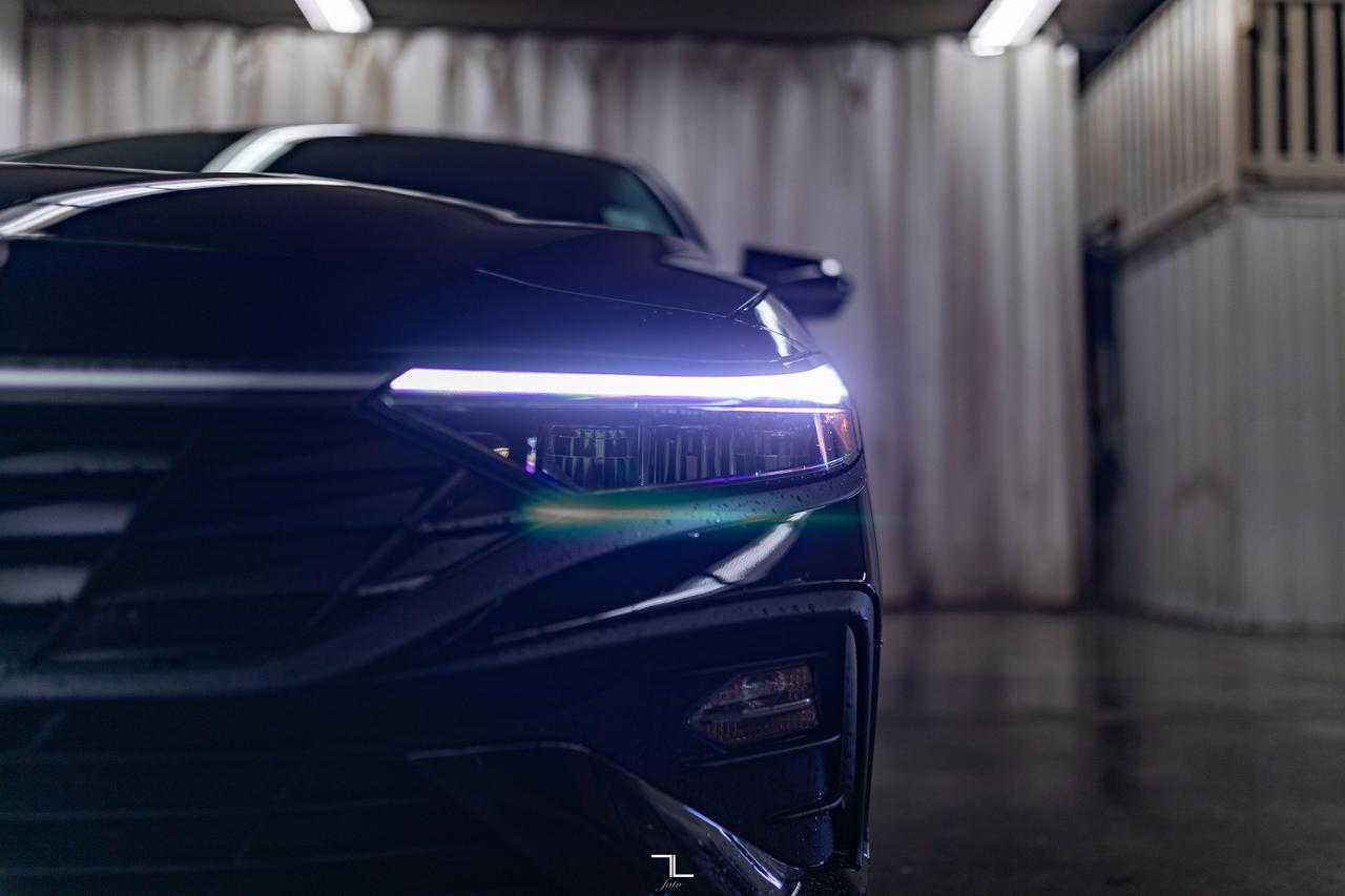 2025 Hyundai Elantra Preferred w/Tech Pkg Nav Roof BCam Red Deer AB