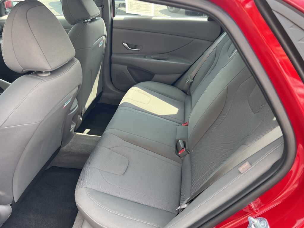 2025 Hyundai Elantra SE Mount Joy PA
