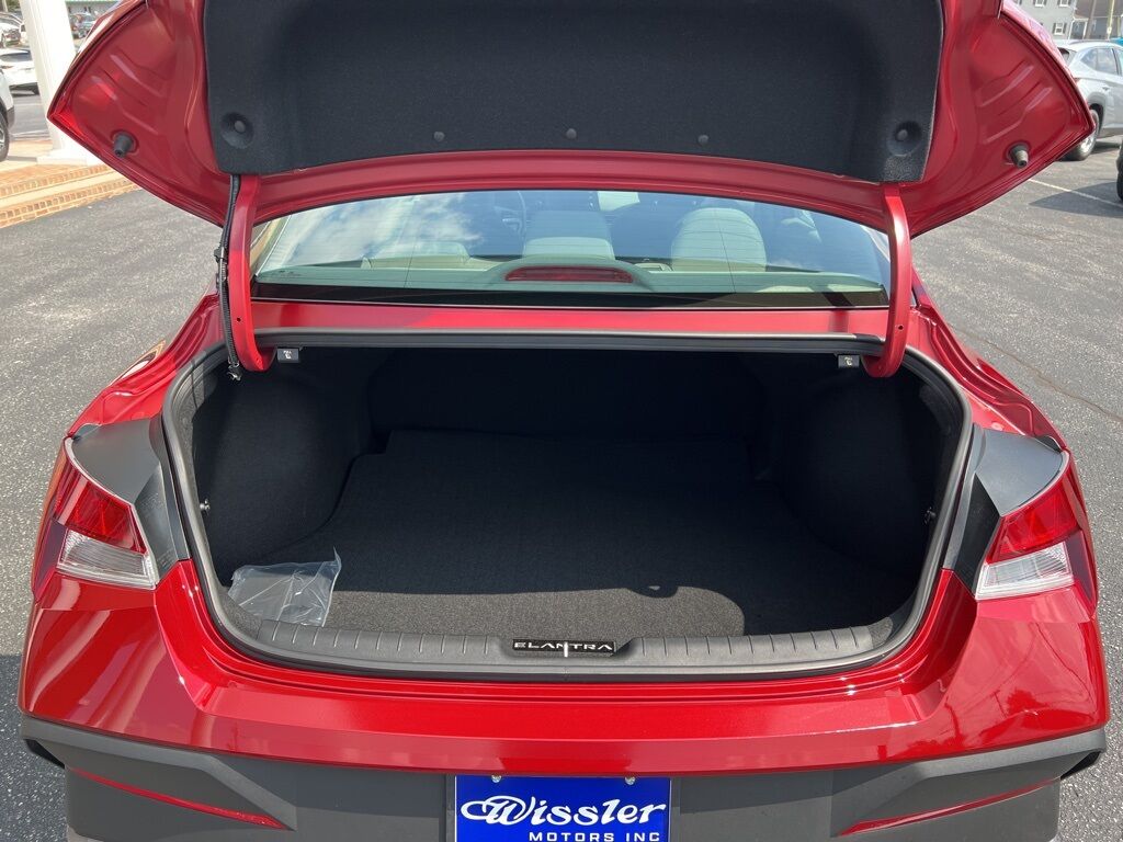 2025 Hyundai Elantra SE Mount Joy PA