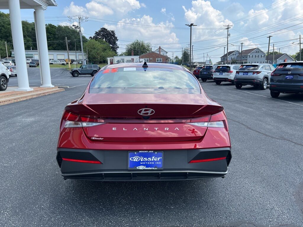 2025 Hyundai Elantra SE Mount Joy PA