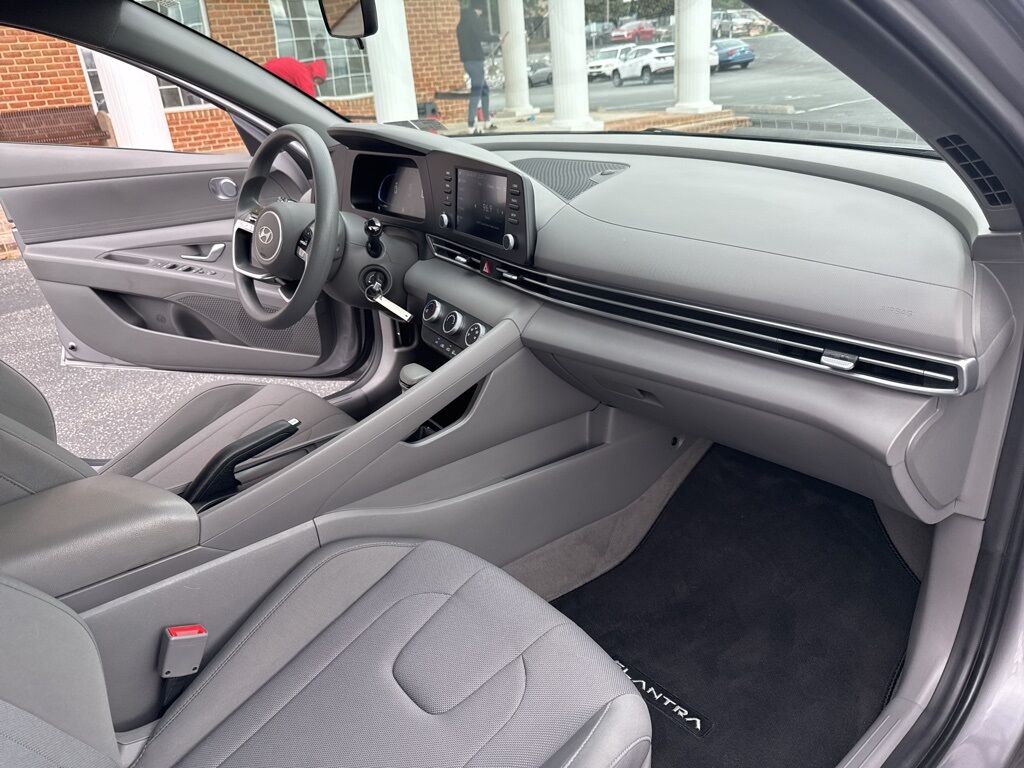2025 Hyundai Elantra SE Mount Joy PA