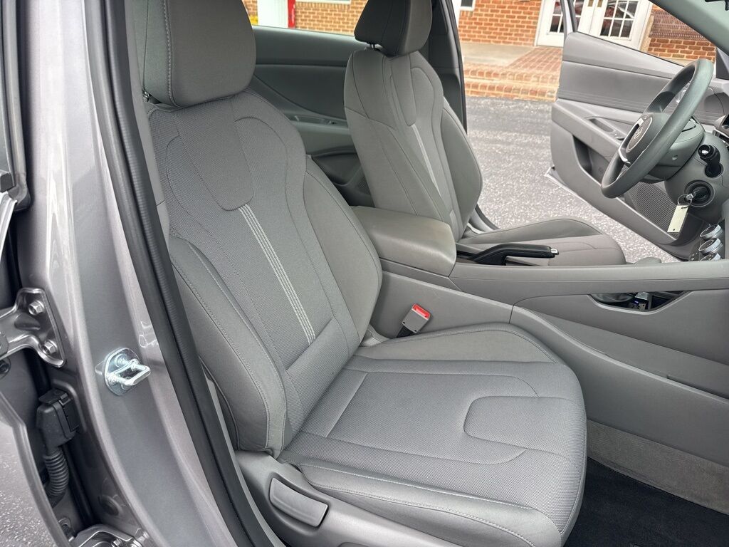 2025 Hyundai Elantra SE Mount Joy PA