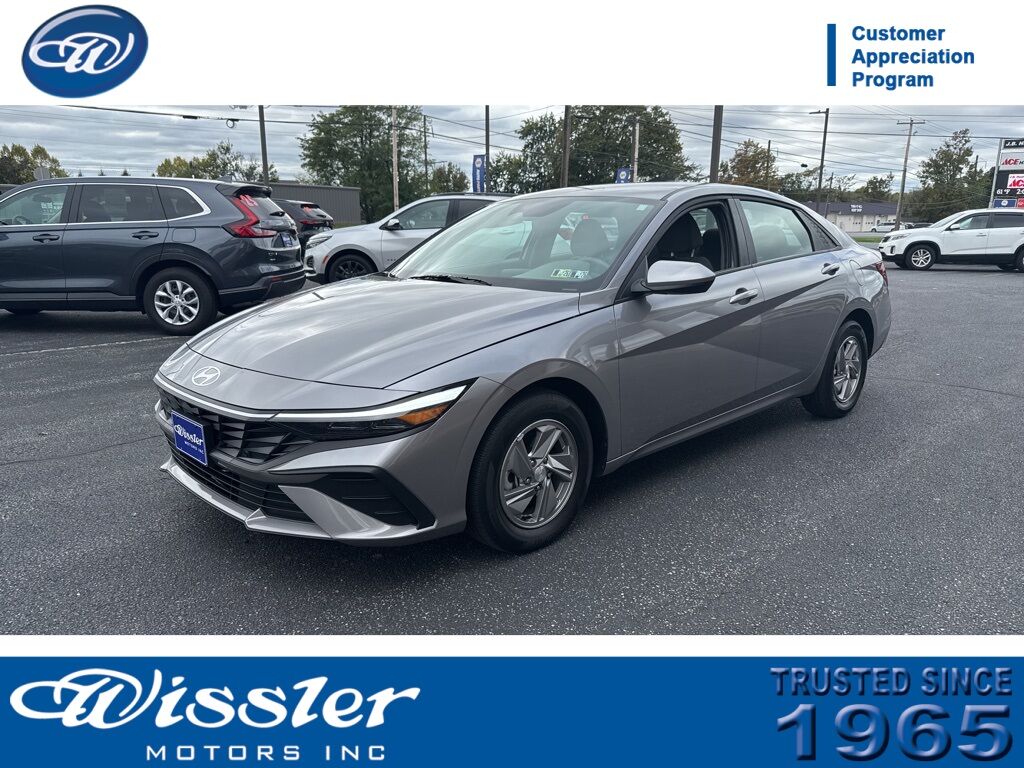 2025 Hyundai Elantra SE