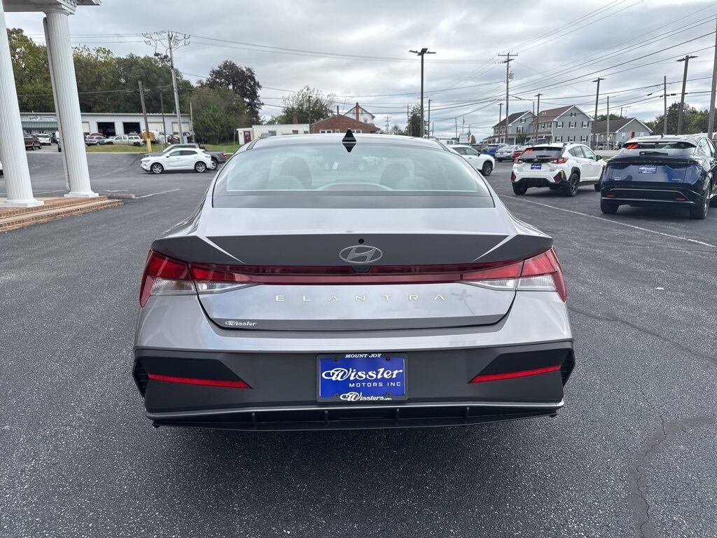 2025 Hyundai Elantra SE Mount Joy PA