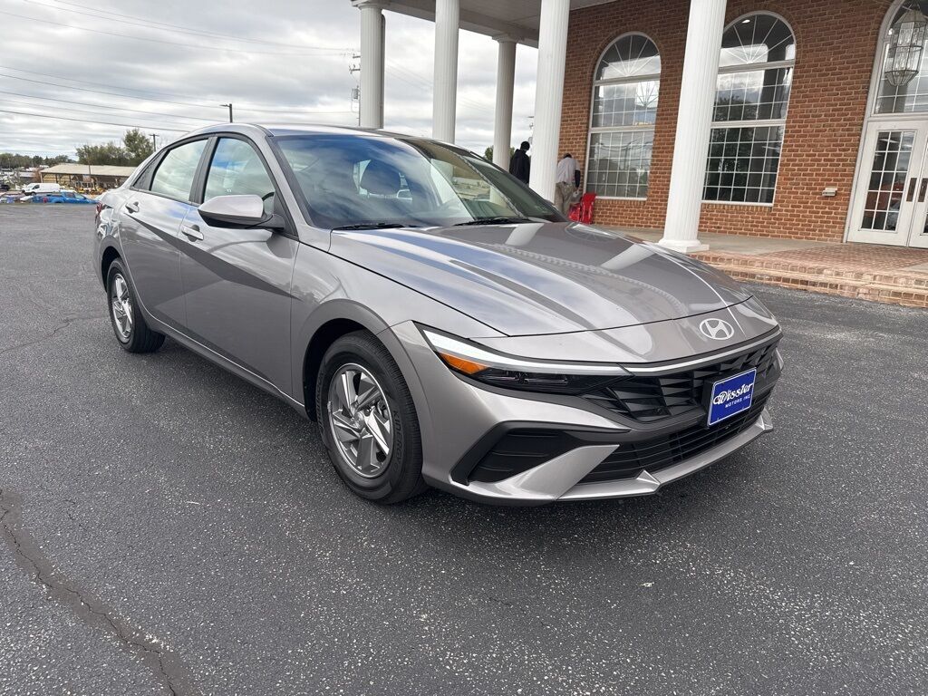 2025 Hyundai Elantra SE Mount Joy PA