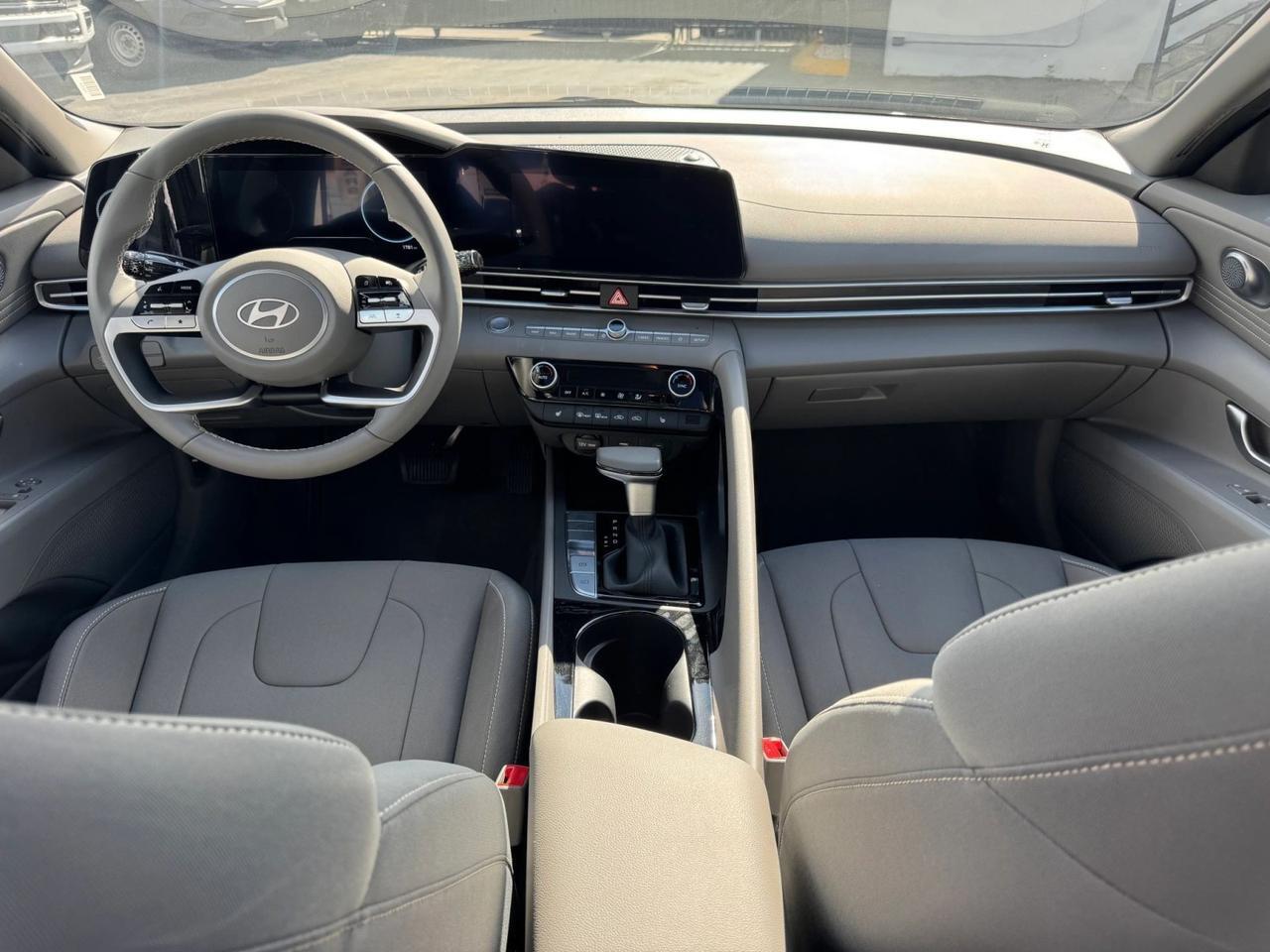 2025 Hyundai Elantra SEL Convenience Miami FL