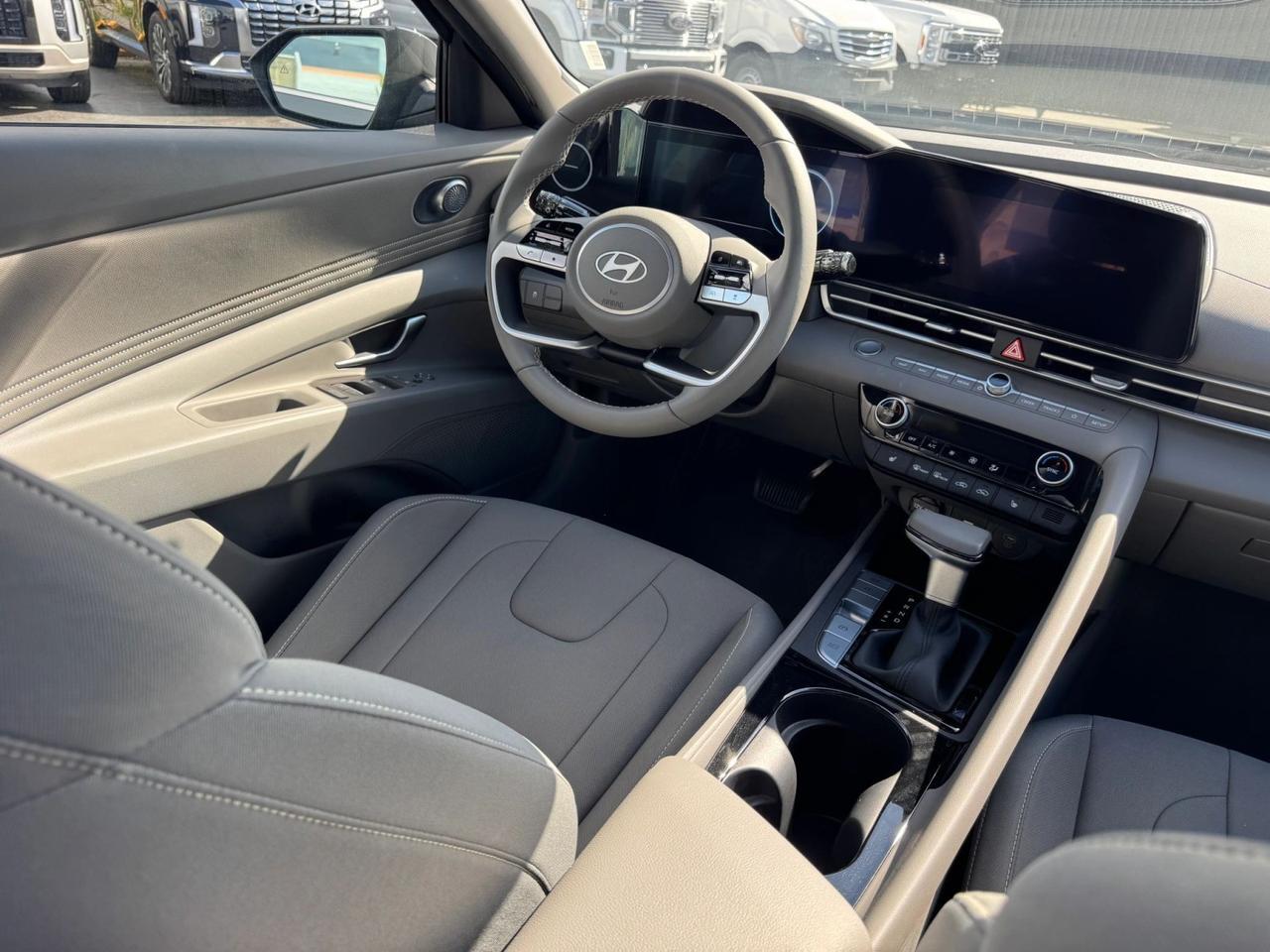 2025 Hyundai Elantra SEL Convenience Miami FL