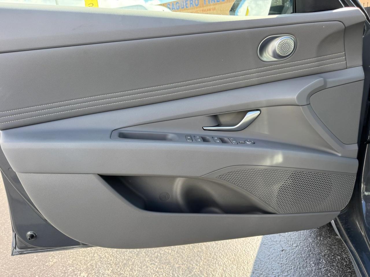 2025 Hyundai Elantra SEL Convenience Miami FL