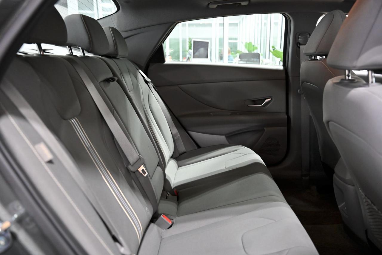 2025 Hyundai Elantra SEL Convenience Miami FL