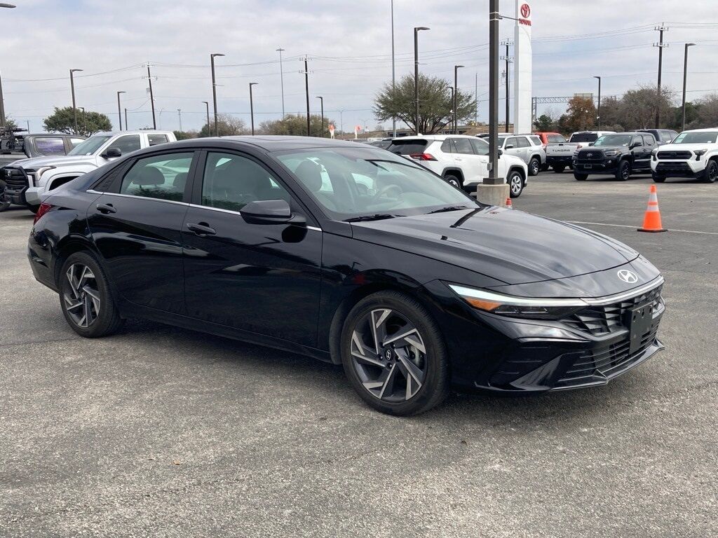 2025 Hyundai Elantra SEL Convenience