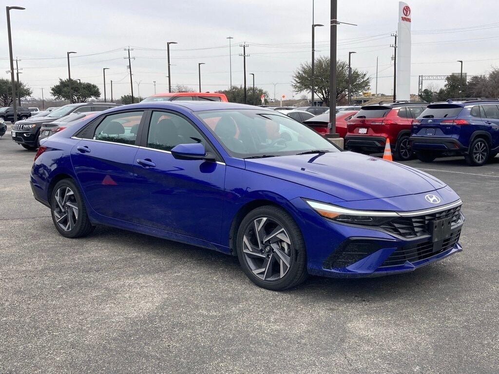 2025 Hyundai Elantra SEL Convenience