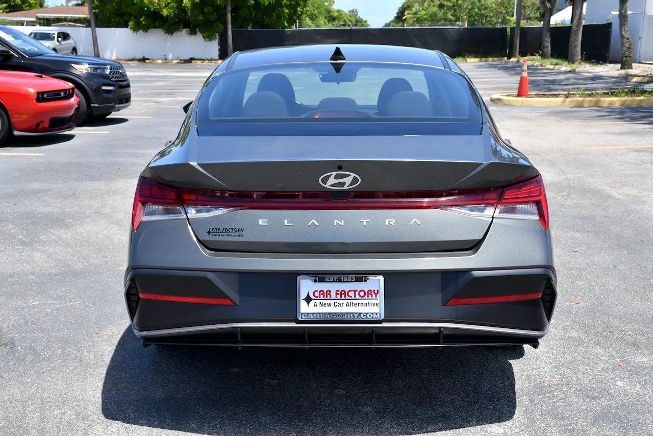 2025 Hyundai Elantra SEL Convenience Sedan 4D Doral FL