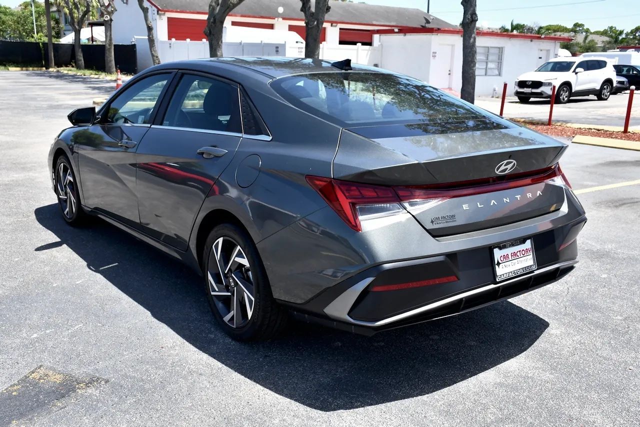 2025 Hyundai Elantra SEL Convenience Sedan 4D Doral FL