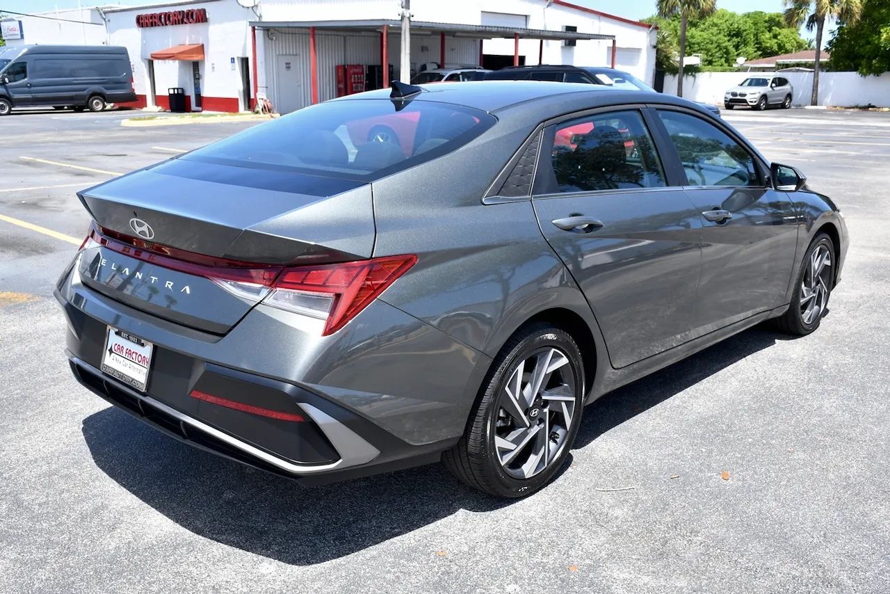 2025 Hyundai Elantra SEL Convenience Sedan 4D Doral FL