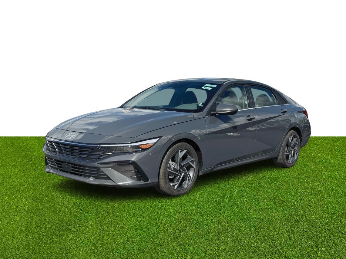 2025 Hyundai Elantra SEL Convenience Sedan 4D
