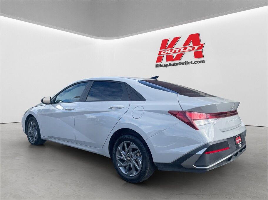 2025 Hyundai Elantra SEL Sport Sedan 4D
