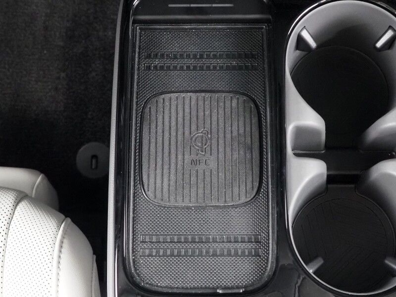 2025 Hyundai IONIQ 5 Limited *HEADS-UP DISPLAY, PANORAMA GLASS ROOF, NAVIGATION, ADAPTIVE CRUISE, 360 VIEW CAMERAS, SMART PARKING, CLIMATE SEATS, HEATED STEERING, WIRELESS CHARGING, BOSE AUDIO, ANDROID & APPLE Round Rock TX