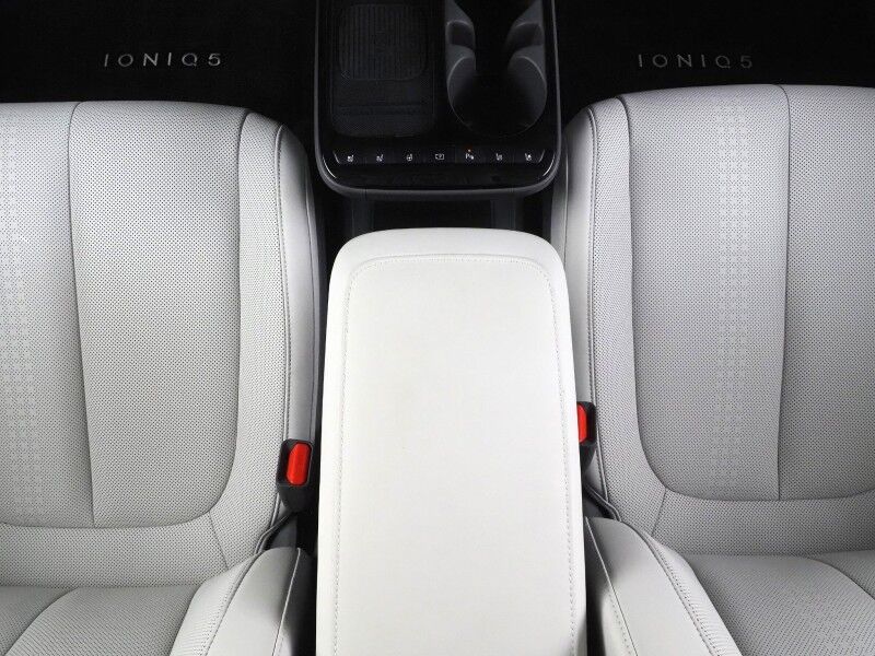 2025 Hyundai IONIQ 5 Limited *HEADS-UP DISPLAY, PANORAMA GLASS ROOF, NAVIGATION, ADAPTIVE CRUISE, 360 VIEW CAMERAS, SMART PARKING, CLIMATE SEATS, HEATED STEERING, WIRELESS CHARGING, BOSE AUDIO, ANDROID & APPLE Round Rock TX