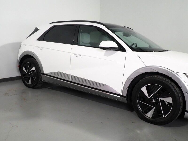 2025 Hyundai IONIQ 5 Limited *HEADS-UP DISPLAY, PANORAMA GLASS ROOF, NAVIGATION, ADAPTIVE CRUISE, 360 VIEW CAMERAS, SMART PARKING, CLIMATE SEATS, HEATED STEERING, WIRELESS CHARGING, BOSE AUDIO, ANDROID & APPLE Round Rock TX