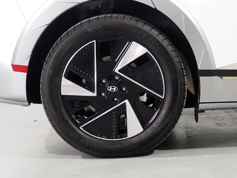 2025 Hyundai IONIQ 5 Limited *HEADS-UP DISPLAY, PANORAMA GLASS ROOF, NAVIGATION, ADAPTIVE CRUISE, 360 VIEW CAMERAS, SMART PARKING, CLIMATE SEATS, HEATED STEERING, WIRELESS CHARGING, BOSE AUDIO, ANDROID & APPLE Round Rock TX