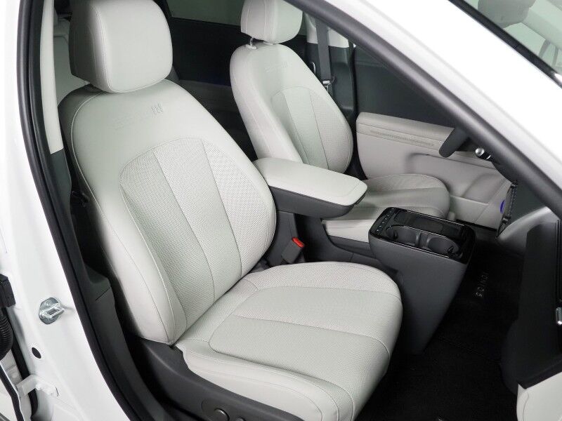 2025 Hyundai IONIQ 5 Limited *HEADS-UP DISPLAY, PANORAMA GLASS ROOF, NAVIGATION, ADAPTIVE CRUISE, 360 VIEW CAMERAS, SMART PARKING, CLIMATE SEATS, HEATED STEERING, WIRELESS CHARGING, BOSE AUDIO, ANDROID & APPLE Round Rock TX