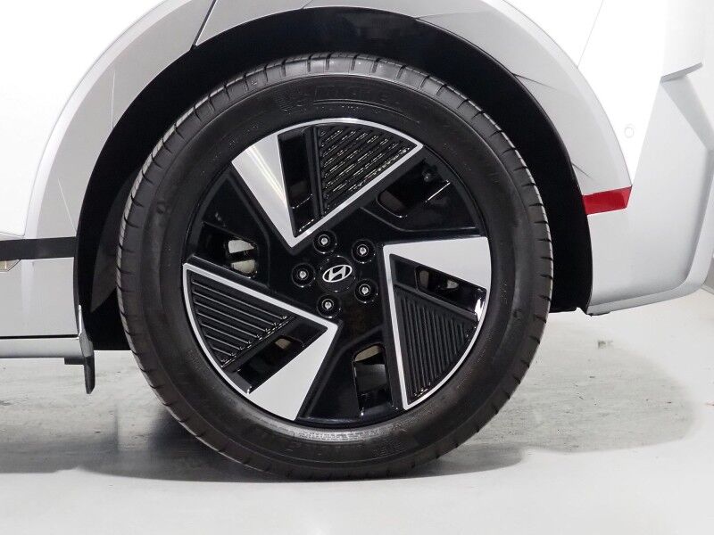 2025 Hyundai IONIQ 5 Limited *HEADS-UP DISPLAY, PANORAMA GLASS ROOF, NAVIGATION, ADAPTIVE CRUISE, 360 VIEW CAMERAS, SMART PARKING, CLIMATE SEATS, HEATED STEERING, WIRELESS CHARGING, BOSE AUDIO, ANDROID & APPLE Round Rock TX