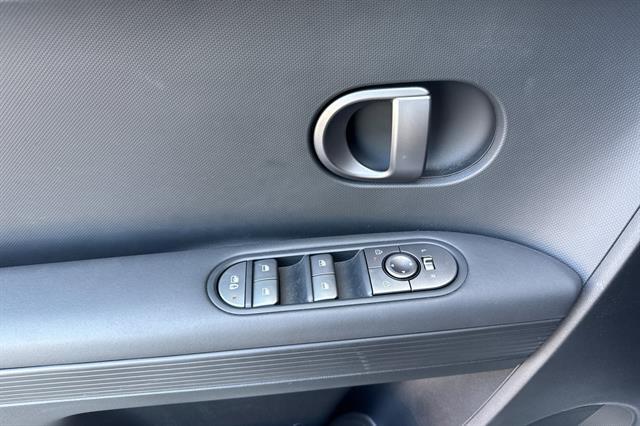 2025 Hyundai IONIQ 5 SE